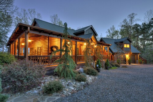 Sassafras Lodge - Mineral Bluff