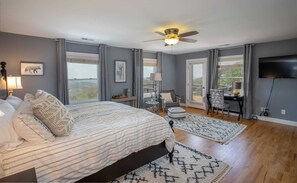 4 bedrooms, desk, iron/ironing board, WiFi