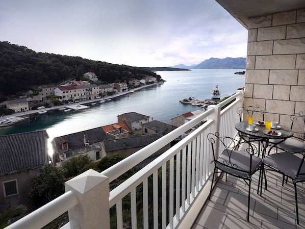 Apartment (Two bedroom apartment with balcony) | Balcony