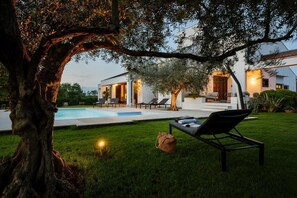 Biệt thự | Hồ bơi | Hồ bơi ngoài trời