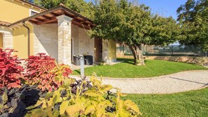 Villa | Property grounds - Villa Holiday (Svetvincenat)