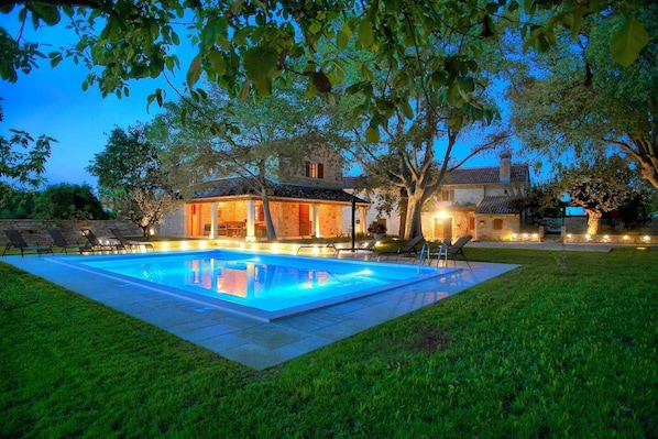 Outdoor pool - Villa Stancija Salamon (Svetvincenat)