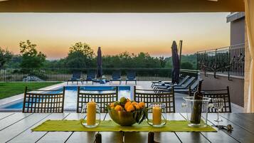 Villa | Terrace/patio