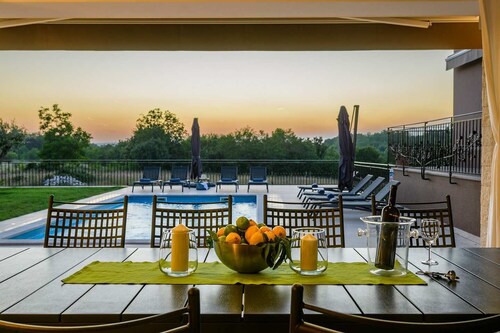Villa Green Olive