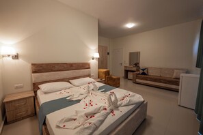 Schallisolierte Zimmer, kostenloses WLAN, Bettwäsche
