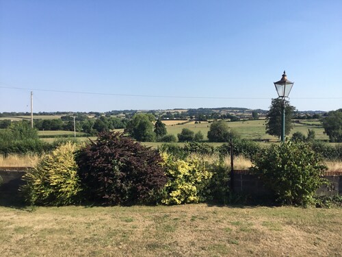 Bed and breakfast with views of the stone circles.Double room with en suite 🚽 
