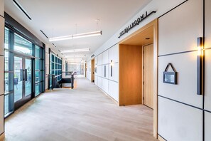 Meeting facility - The Shay Hotel (Culver City)