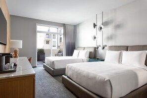 Habitació, 2 llits de matrimoni, pati | Roba de llit d'alta qualitat, cobrellits i minibar 