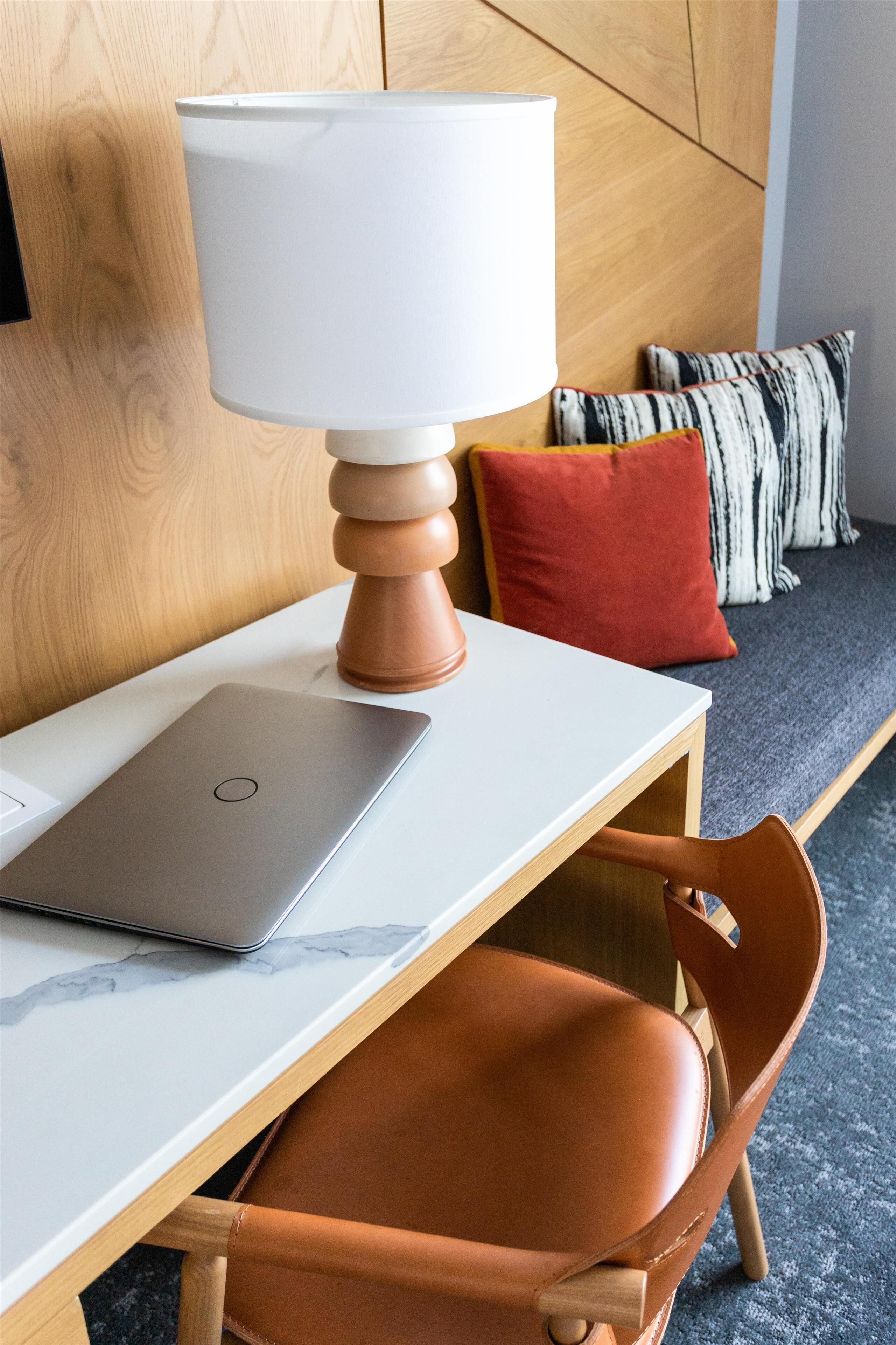 1 bedroom, premium bedding, down duvets, minibar