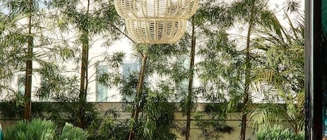 2 restauranter, frokost, lunsj og middag serveres, meksikanske retter