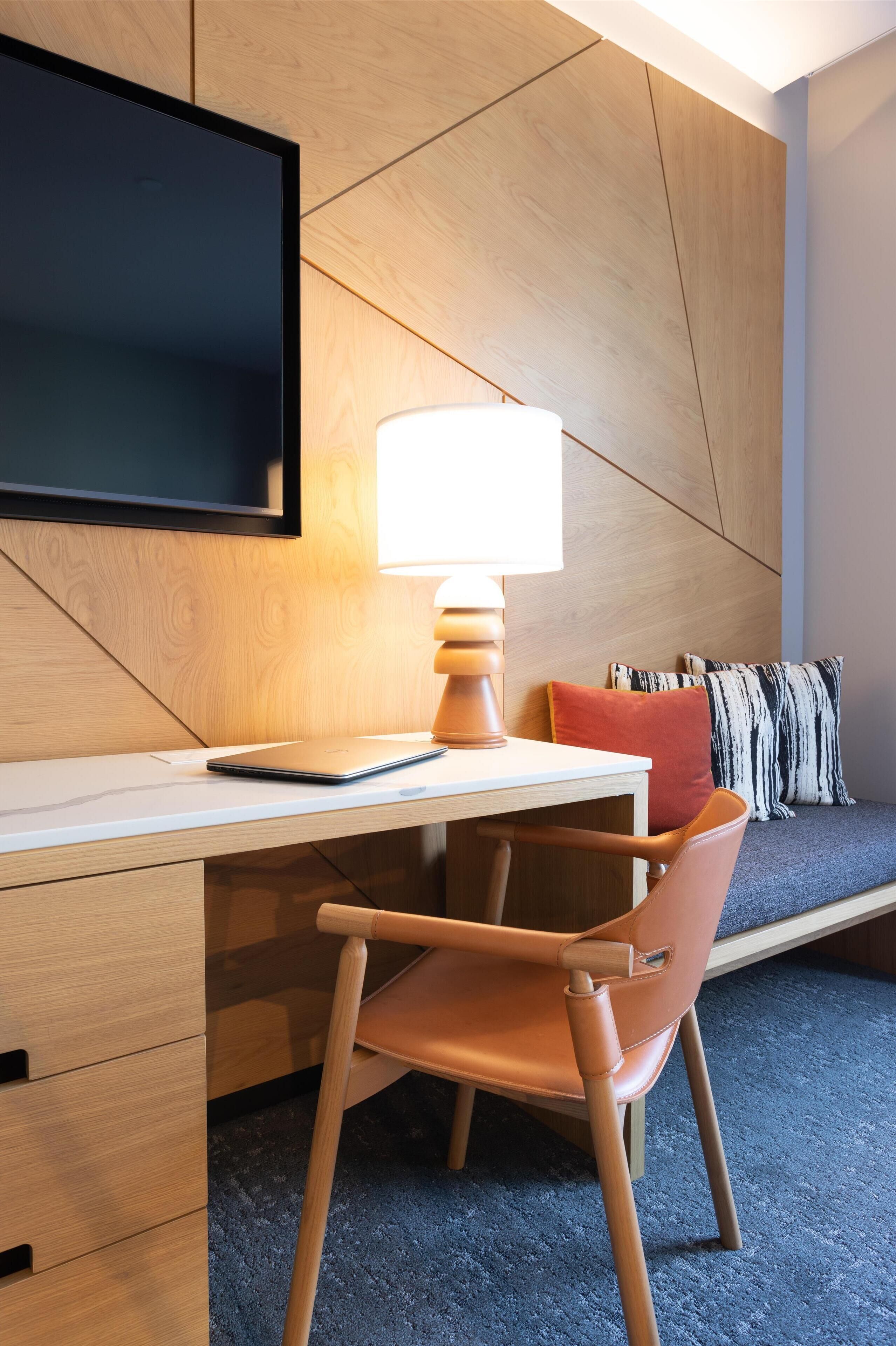 1 bedroom, premium bedding, down duvets, minibar