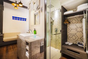 Bathroom - The Daulat by Hotel Calmo (Singapore)