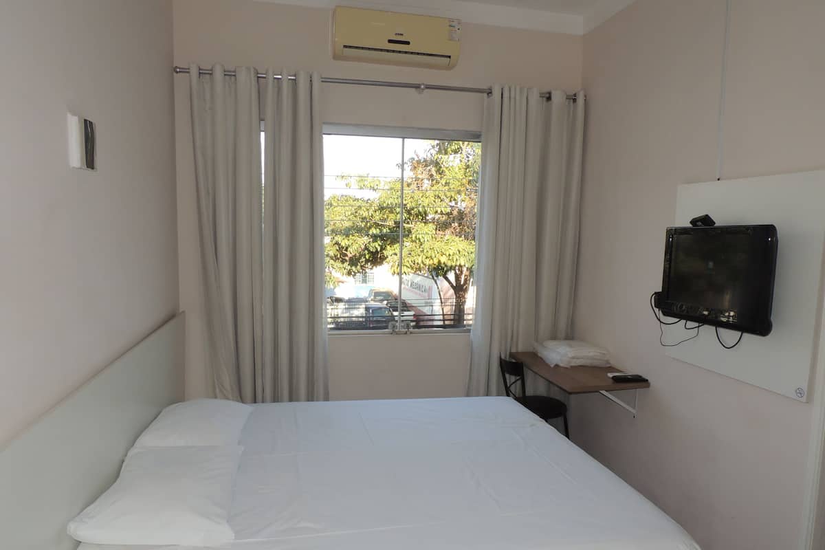 Standard-Doppelzimmer, 1 Doppelbett | Kostenloses WLAN, Bettwäsche