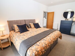 Cottage | Individually decorated, individually furnished, free WiFi