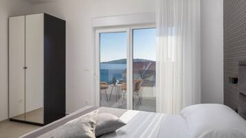 4 bedrooms, in-room safe, iron/ironing board, travel crib