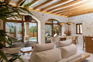 Interior - Thetida Villa, a Sublime Beachfront Retreat - Walking distance to the beach (Rethymno)