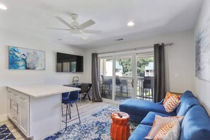 Smart TV, offices - Come Enjoy this recently remodeled Villa (Hilton Head Island)