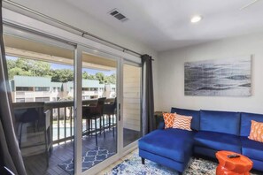 Smart TV, offices - Come Enjoy this recently remodeled Villa (Hilton Head Island)