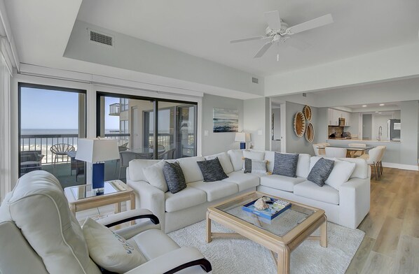 Smart TV - 1408 Ocean Club by AvantStay | Oceanfront Home w/ Amazing Views! (Isle Of Palms)