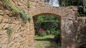 Cottage | Property grounds