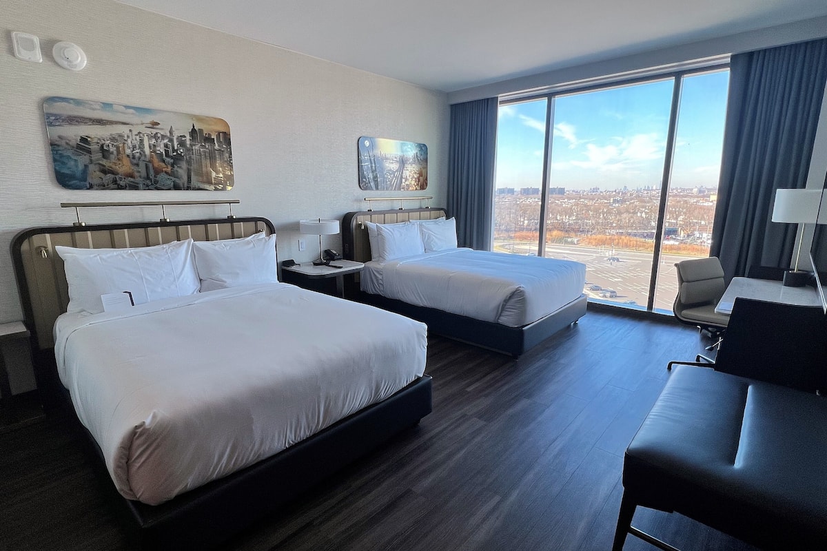 hypo-allergenic bedding, in-room safe, blackout curtains, soundproofing