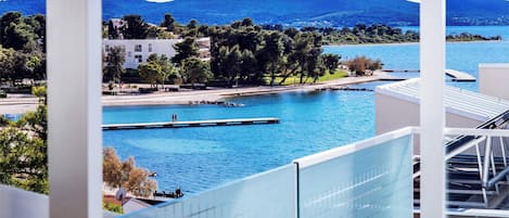 Appartamento panoramico, 1 camera da letto, idromassaggio, vista mare | Vista spiaggia/mare