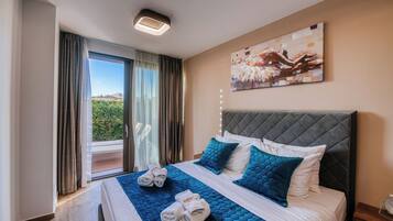 Luksus-lejlighed - 1 soveværelse - boblebad - udsigt til have | Pengeskab på værelset, individuelt design, individuel indretning