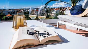 Panorama-lejlighed - 1 soveværelse - boblebad - havudsigt | Terrasse/gårdhave