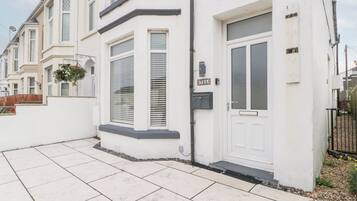 ์ฝํฐ์ง | ์ธ๋ถ ์ธ๋ถ ์ฌ์ง