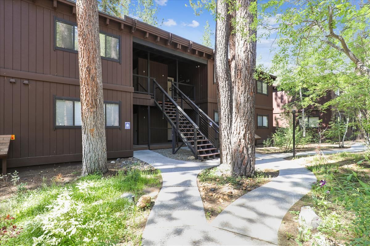 Fantastic Updated St. Francis Lakeside Condo #2