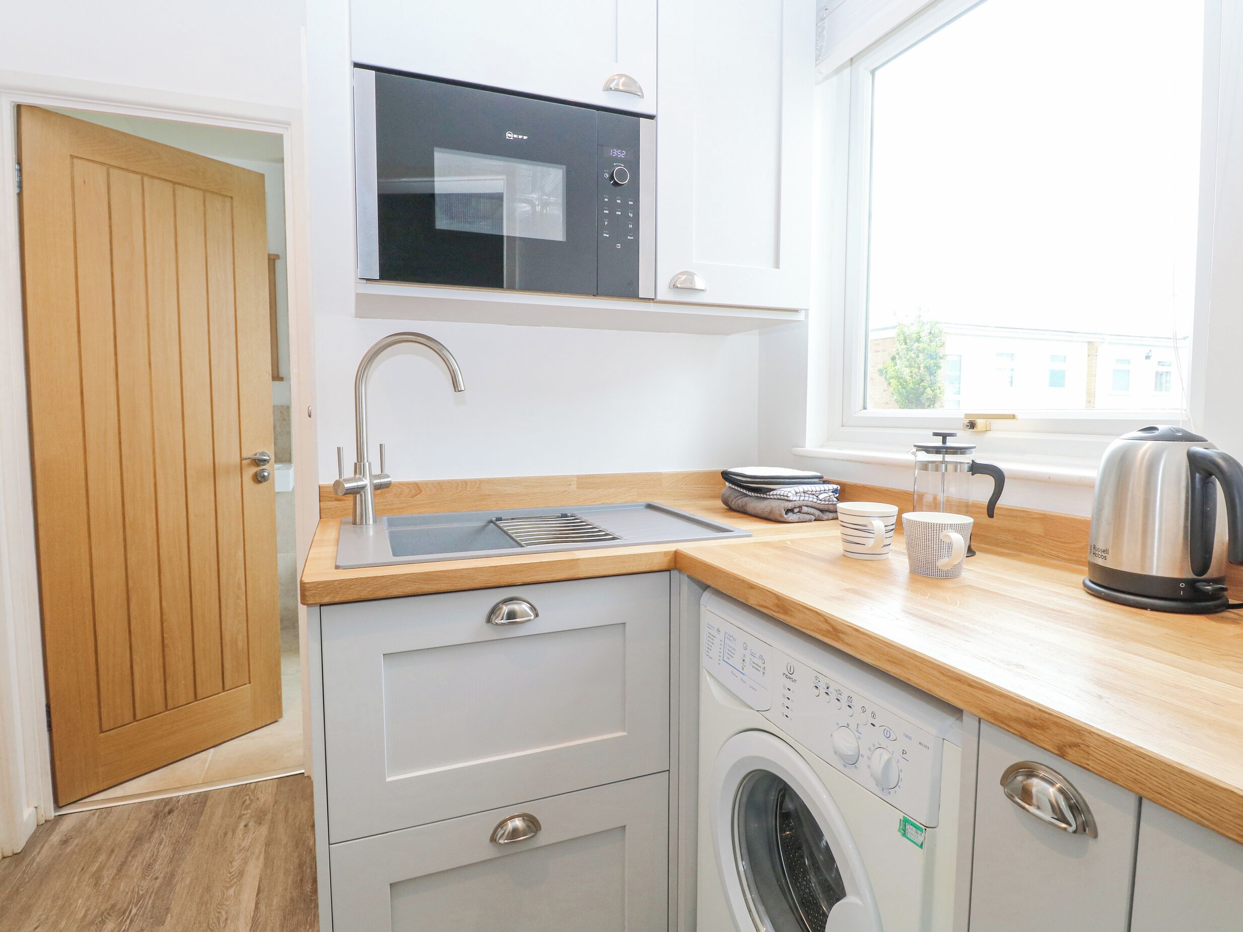 Cottage | Private kitchen | Fridge, dishwasher, electric kettle, toaster