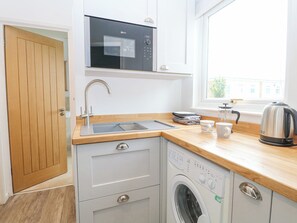 Småhus | Eget kjøkken | Kjøleskap, oppvaskmaskin, vannkoker og brødrister