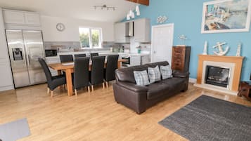 Cottage | Interior