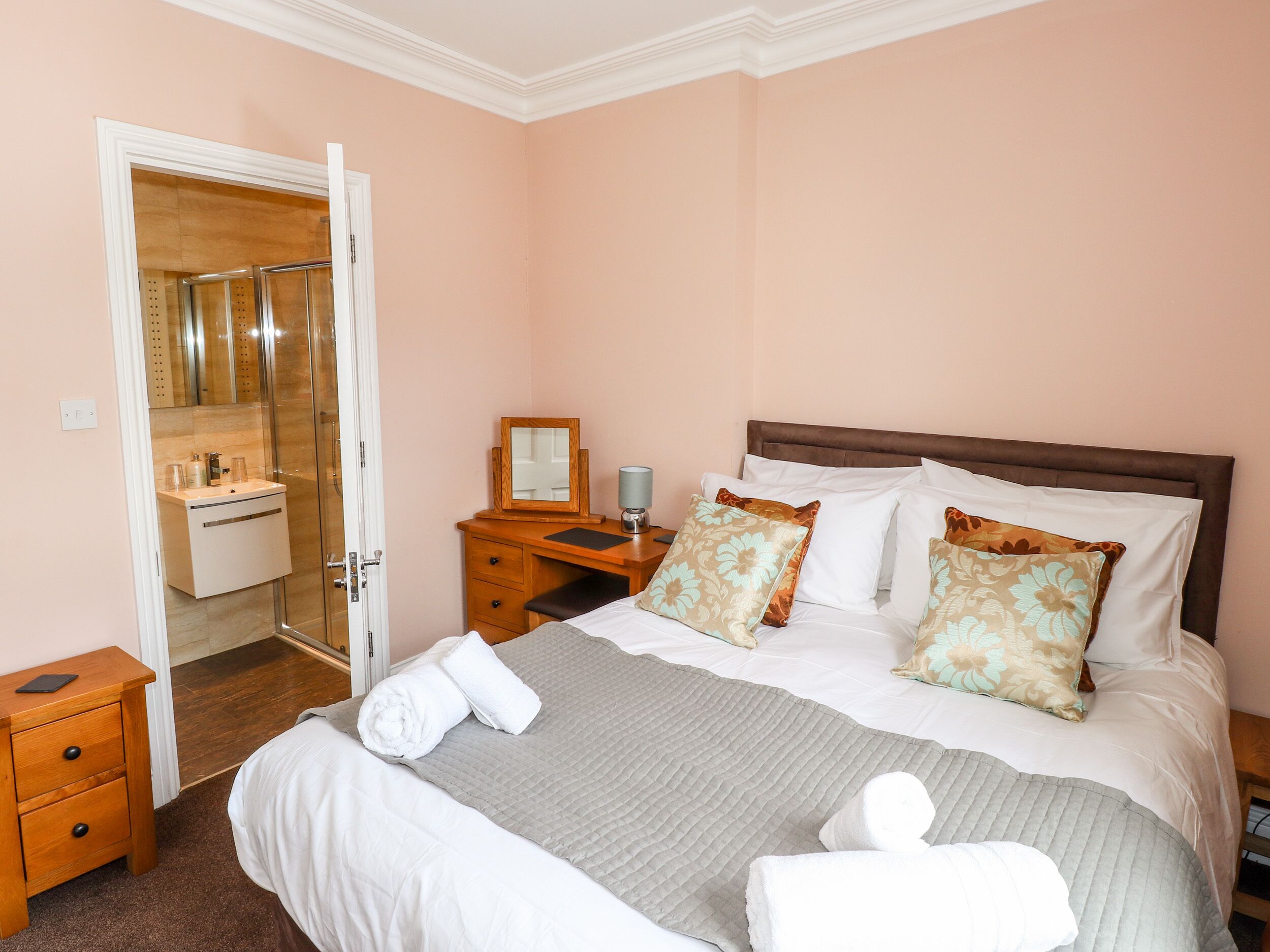 村舍 | 4 多间卧室、特色装修、特色家居、免费 WiFi