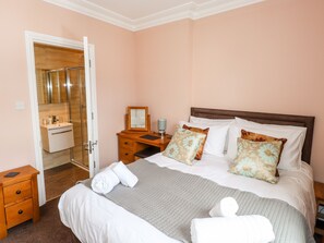 Cottage | 4 bedrooms, individually decorated, individually furnished, free WiFi - Oakhurst (Keswick)