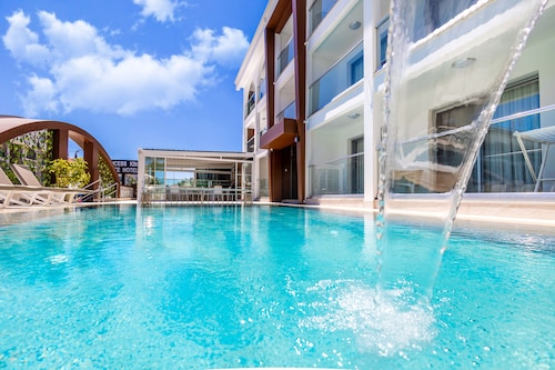 Princess Kinli Suites Hotel