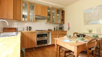 Cottage | Interior