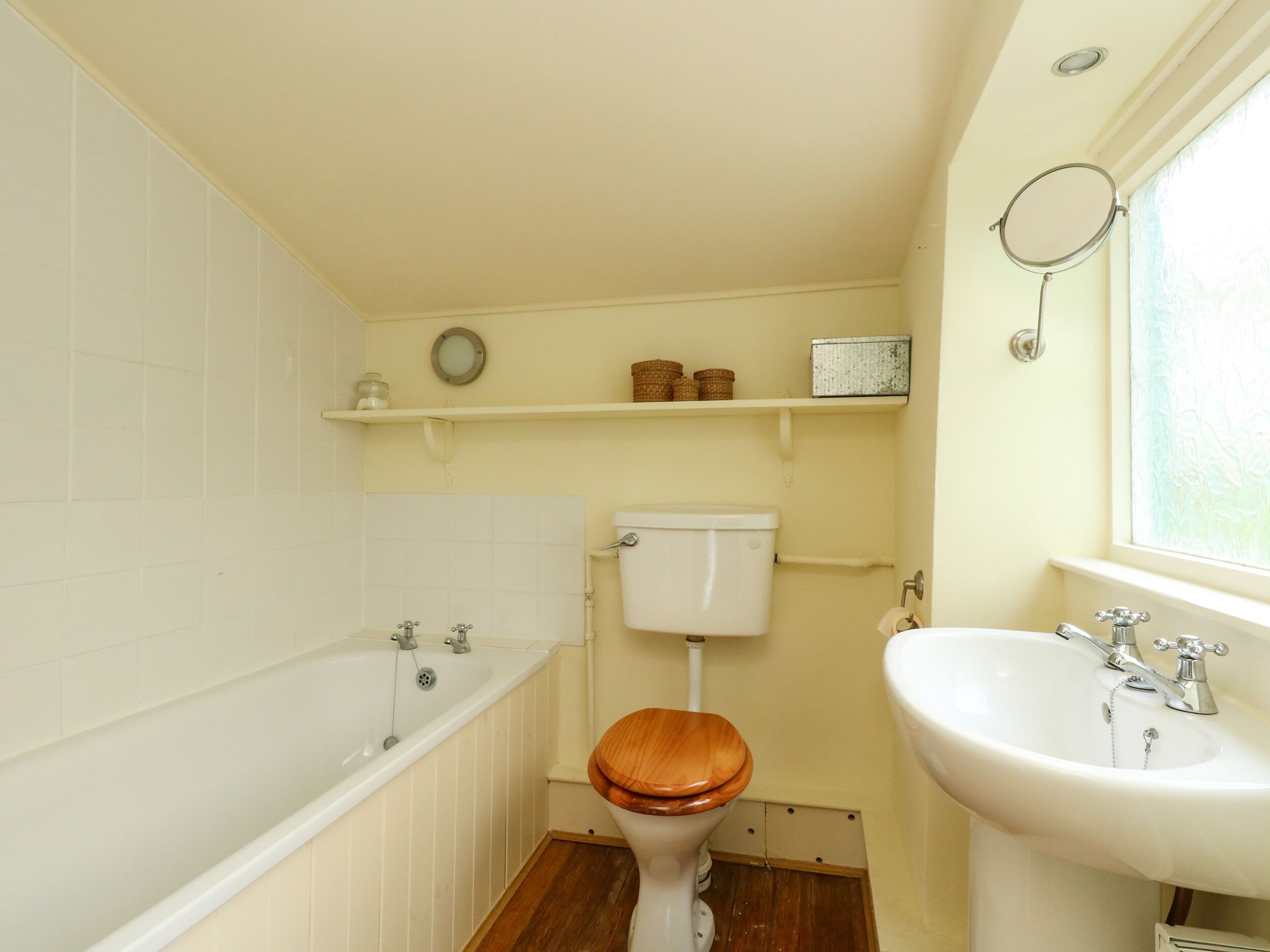 Cottage | Bathroom
