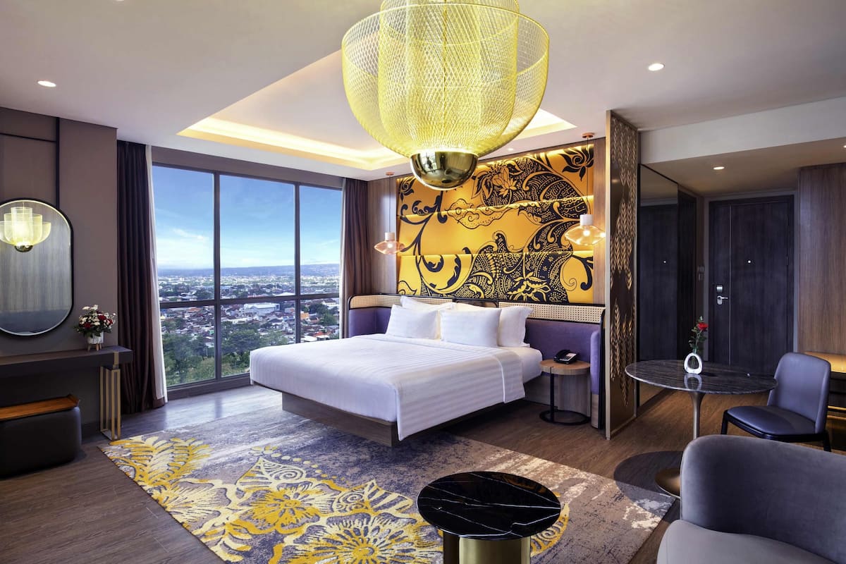 Suite – junior, 1 kingsize-seng, fjellutsikt | Sengetøy av topp kvalitet, minibar (inkludert) og safe på rommet