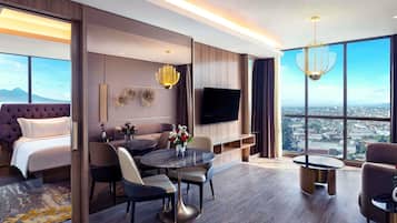 Ropa de cama de alta calidad y minibar con artículos gratuitos