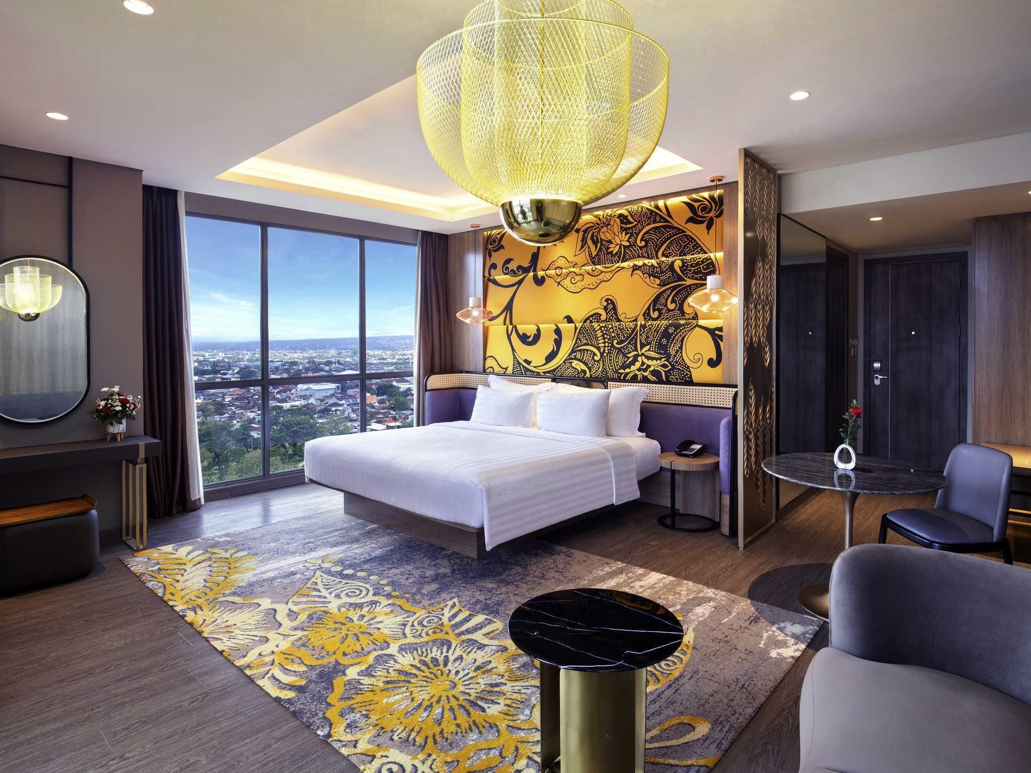 Junior Suite, 1 King Bed, Mountain View