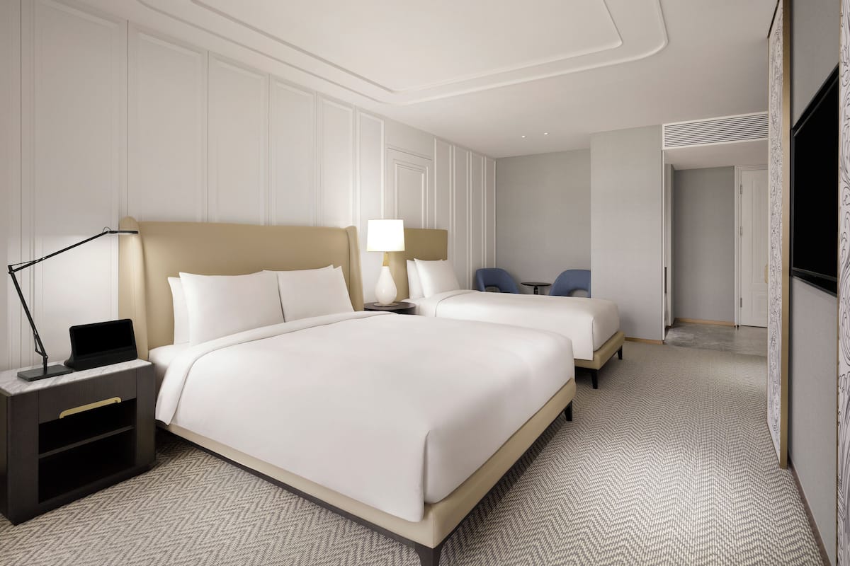 Luxury Family Room with 1 King and 1 Single Size Beds | 1 bedroom, premium bedding, down duvets, in-room safe