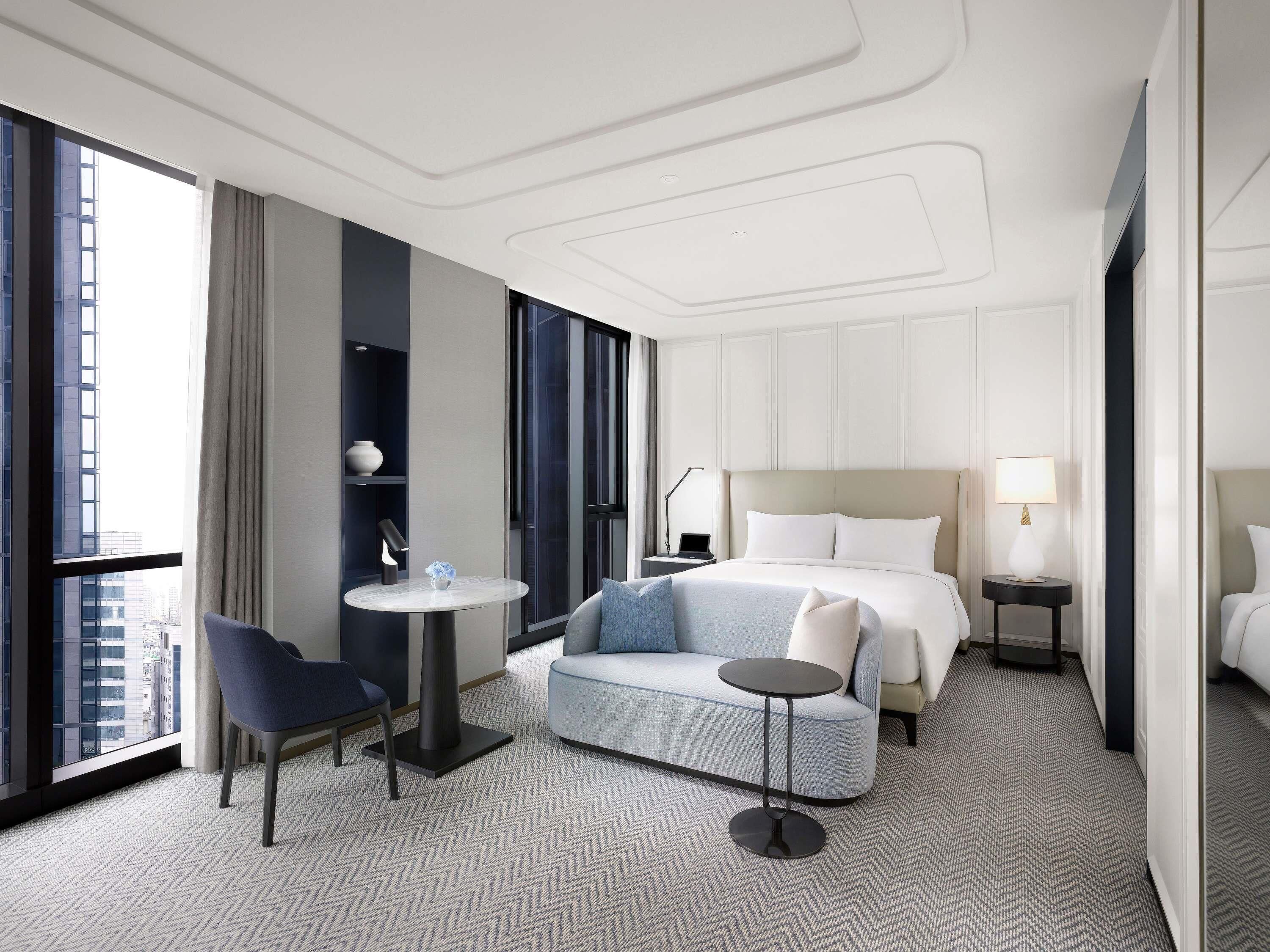 Magnifique Room with 1 King Size Bed | Premium bedding, down comforters, in-room safe, blackout drapes