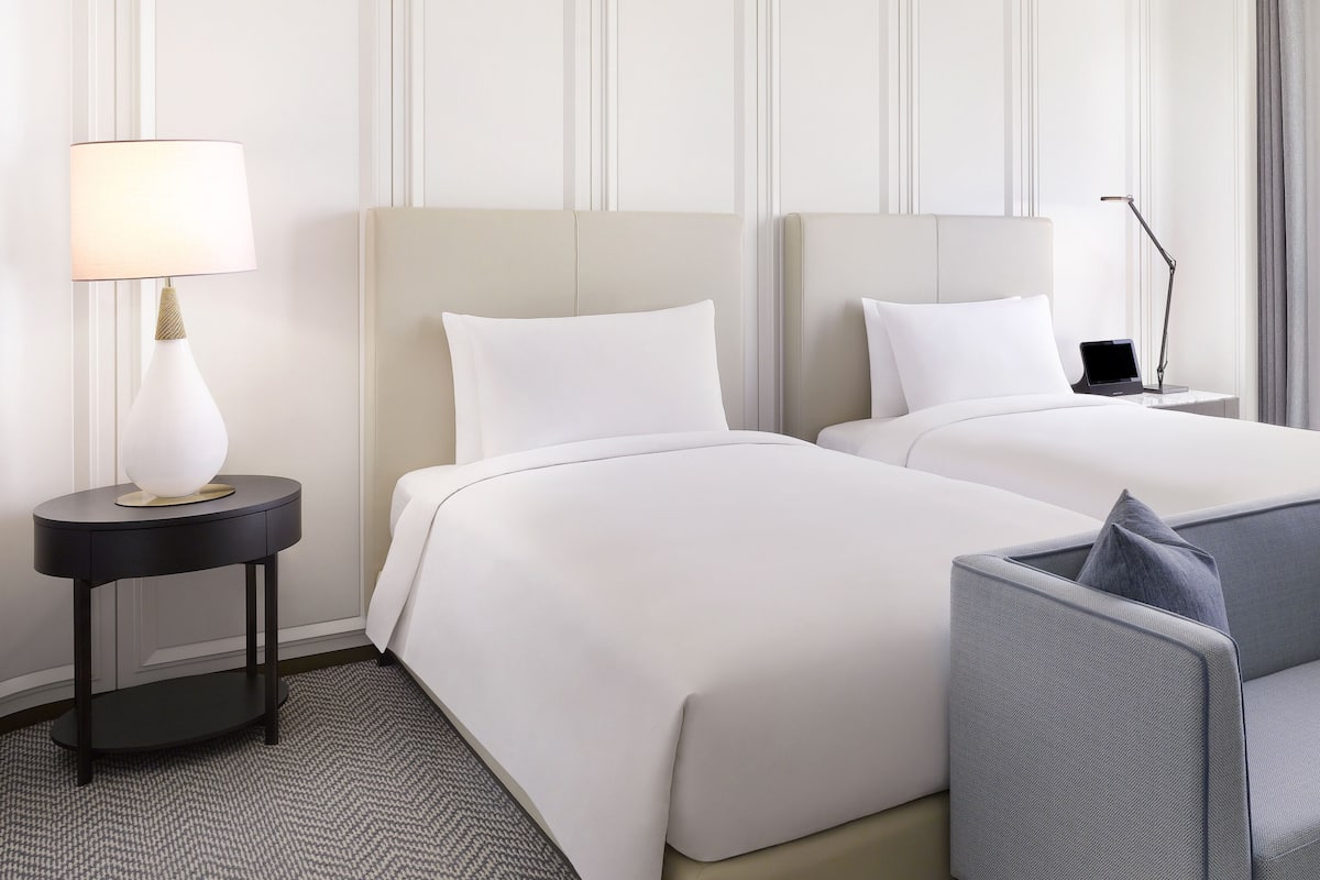 1 bedroom, premium bedding, down comforters, in-room safe