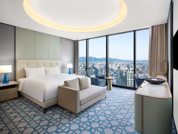 Premium bedding, down duvets, in-room safe, blackout curtains - Sofitel Ambassador Seoul Hotel & Serviced Residences (Seoul)