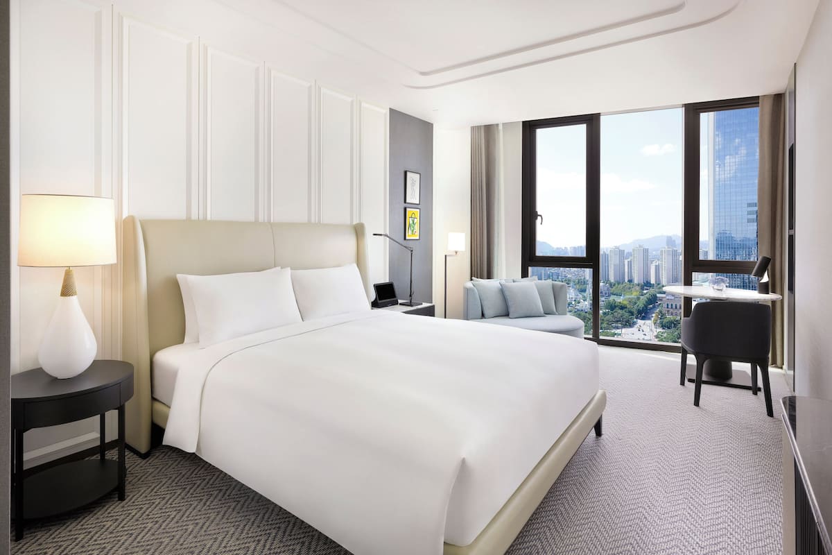 Luxury Lake Room with 1 King Size Bed, Lake View | 1 bedroom, premium bedding, down duvets, in-room safe