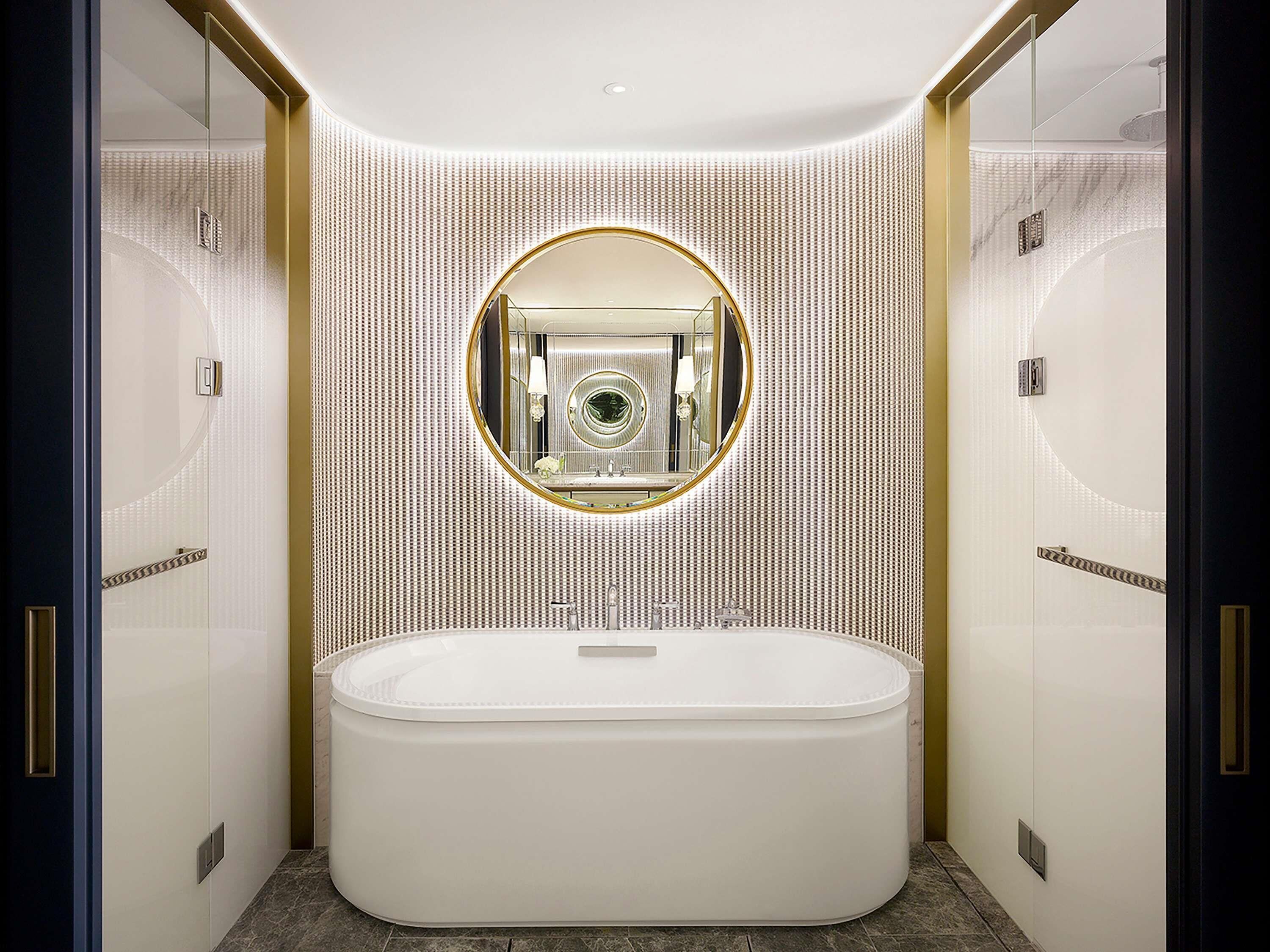 Premium bedding, down comforters, in-room safe, blackout drapes