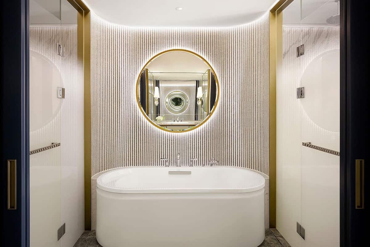 Premium bedding, down duvets, in-room safe, blackout curtains