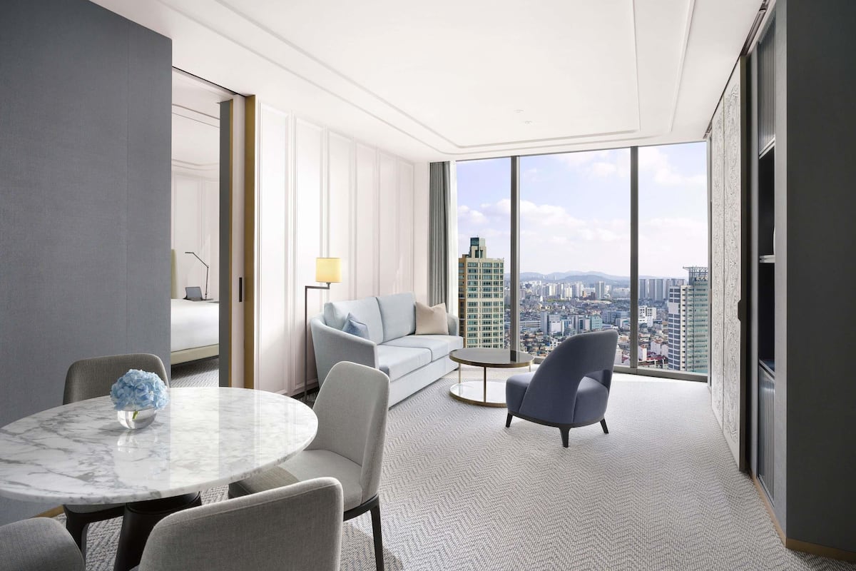 Prestige Suite with Club Millésime Access, 1 King Size Bed, Lake View | Premium bedding, down comforters, in-room safe, blackout drapes