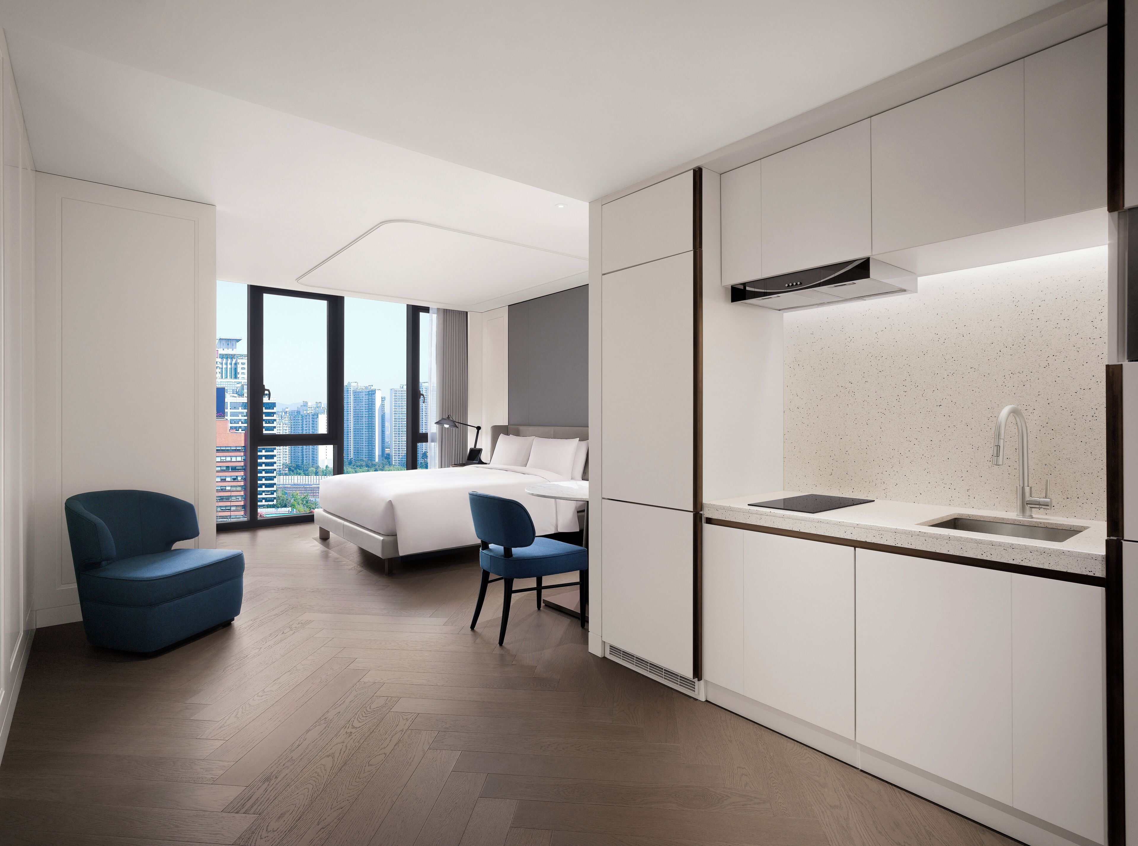 Residence Studio with 1 King Size Bed | Premium bedding, down comforters, in-room safe, blackout drapes